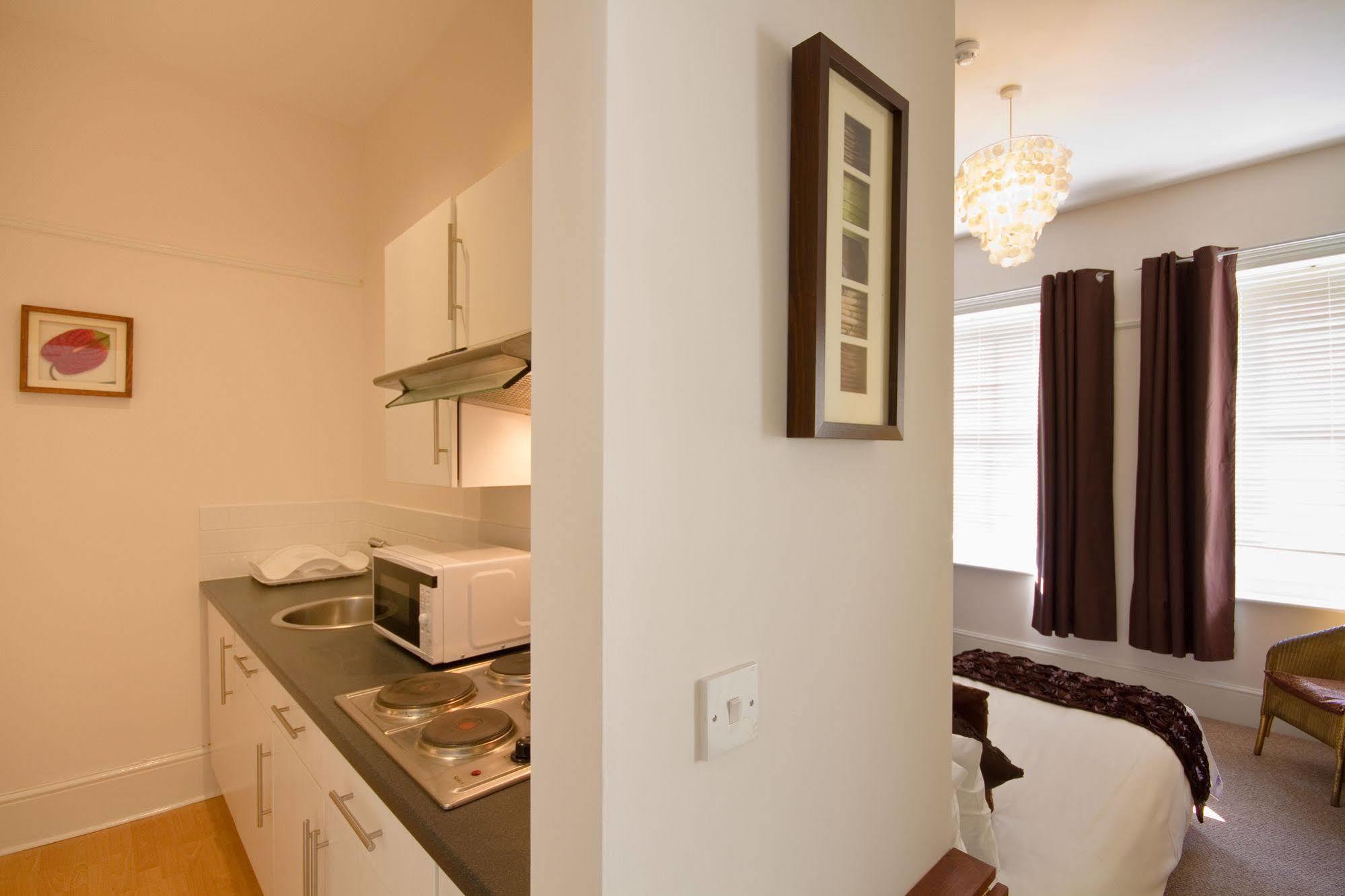 The Guesthouse East Истбурн Экстерьер фото